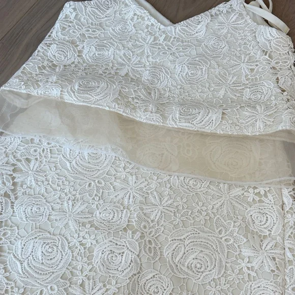 Sheer Ivory Set - Picture 2 of 2